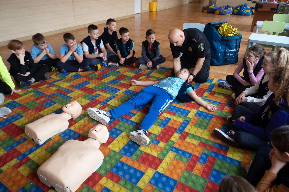 Najmłodsi ze Skawiny uczą się udzielać pierwszej pomocy