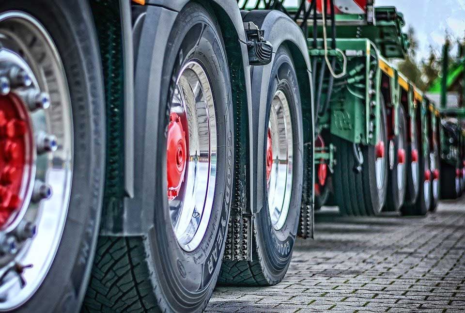 Transport wielkogabarytowy - kiedy to konieczność i jak się do niego przygotować?
