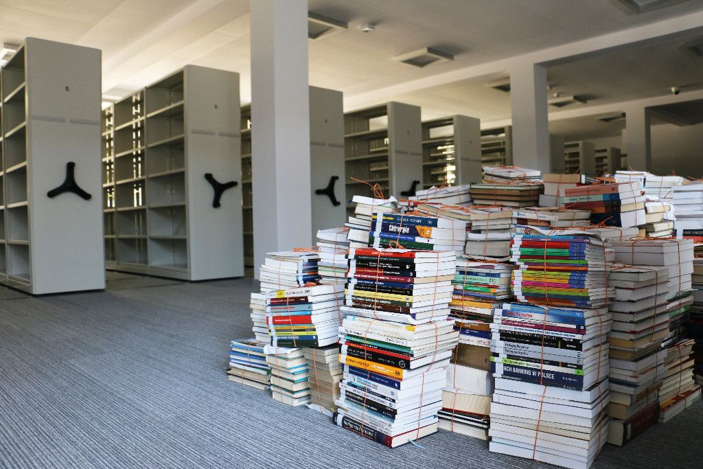 Ruszyła przeprowadzka limanowskiej biblioteki