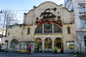 Były kultowe, dziś zostały po nich tylko wspomnienia. Krakowskie kina, których już nie ma...