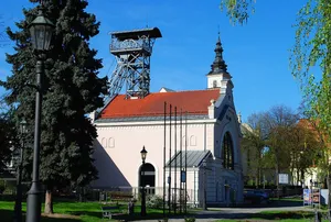 Wieliczka. Napad przy Szybie Regis. Bili i kopali 73-latka w biały dzień!