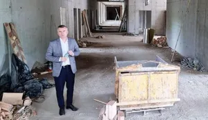 Wieliczka. Burmistrz Kozioł na budowie Szkoły Podstawowej przy ulicy Jedynaka