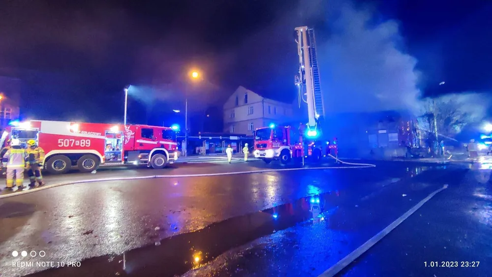  Foto Olkusz Gro ny Po ar Poczekalni Ca y Budynek W Ogniu Stra acy 