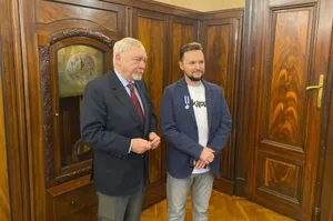 Kraków. Znany youtuber odznaczony przez prezydenta Majchrowskiego