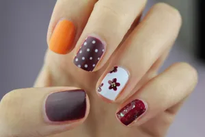 Rak zamiast manicure? Ekspert: "Promieniowanie UV istotnie sprzyja rozwojowi nowotworów"