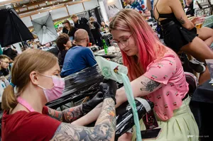 Konwent Tatuażu w Krakowie: Niesamowite dzieła sztuki na ciałach i nie tylko - zobacz to na własne oczy!