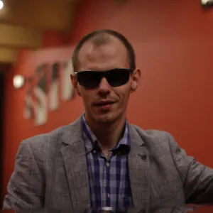 "Klucz do wrót wrażliwości drugiego człowieka". Szymon dobrze wie, co czuje osoba niewidoma