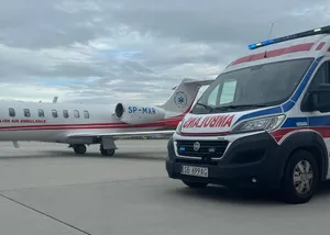 Pędzili z pacjentem na lotnisko. Wtedy doszło do niespodziewanego zdarzenia