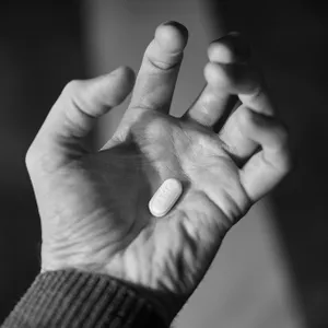 Sezon infekcyjny trwa, a w aptekach brakuje kluczowego antybiotyku