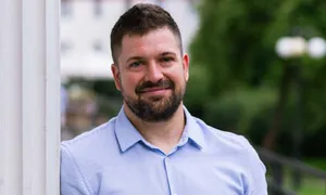 Puchaty jednorożec skromności i sympatyczności zdradza, dokąd "Wszystkie drogi prowadzą"