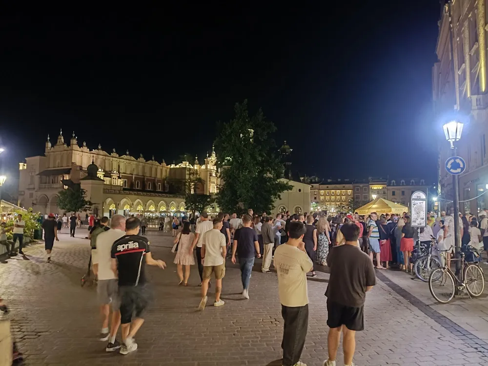 "Noc mandatów" na Rynku Głównym w Krakowie