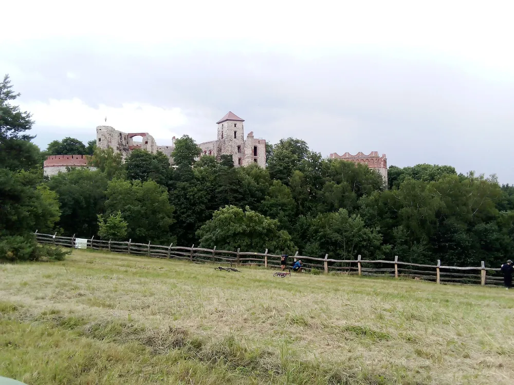 Zamek Tenczyn z kolejnym wsparciem finansowym. „Mały Wawel” coraz bardziej dostępny i piękniejszy