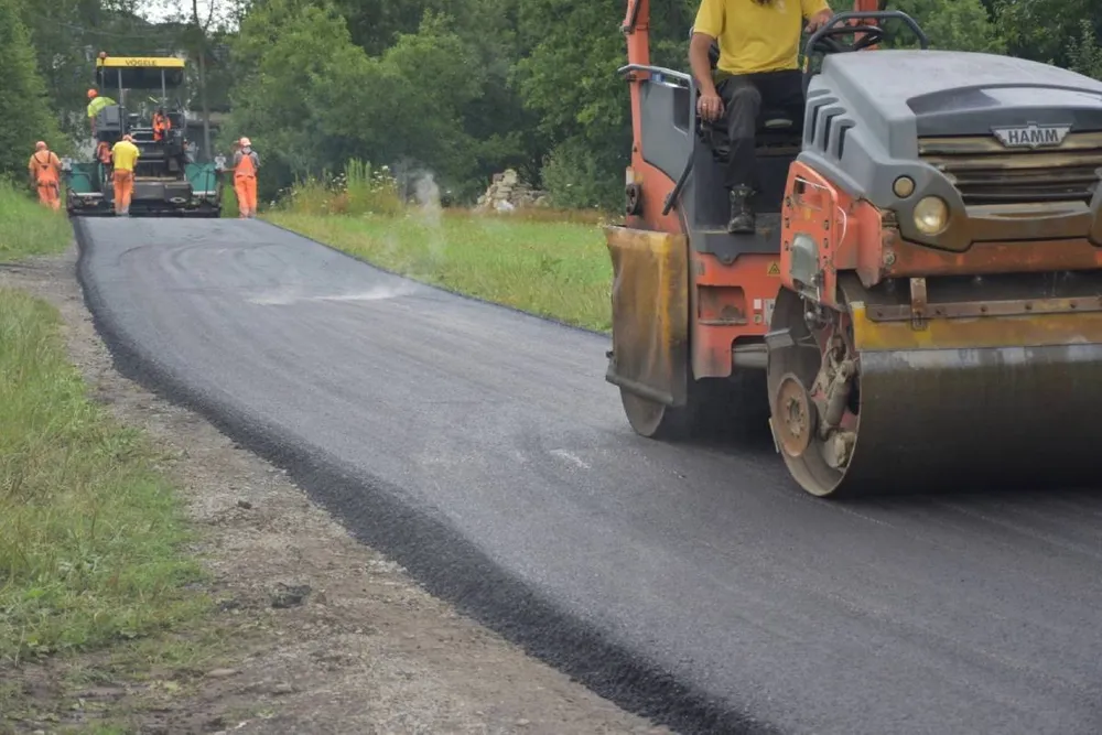 Modernizacja drogi pod Nowym Wiśniczem nabiega tempa. Kiedy koniec prac?