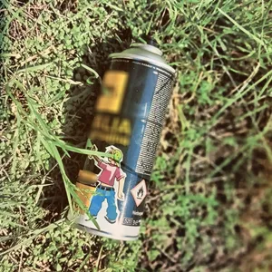 20-latek z zarzutami za wandalizm i atak gazem. Straty sięgają 11 tys. złotych