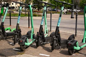 Zderzyli się na hulajnogach. 36-latek w stanie ciężkim