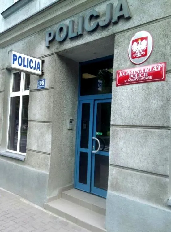 37-latek poszukiwany przez sąd wpadł w ręce dzielnicowych. Ma do odsiedzenia 120 dni