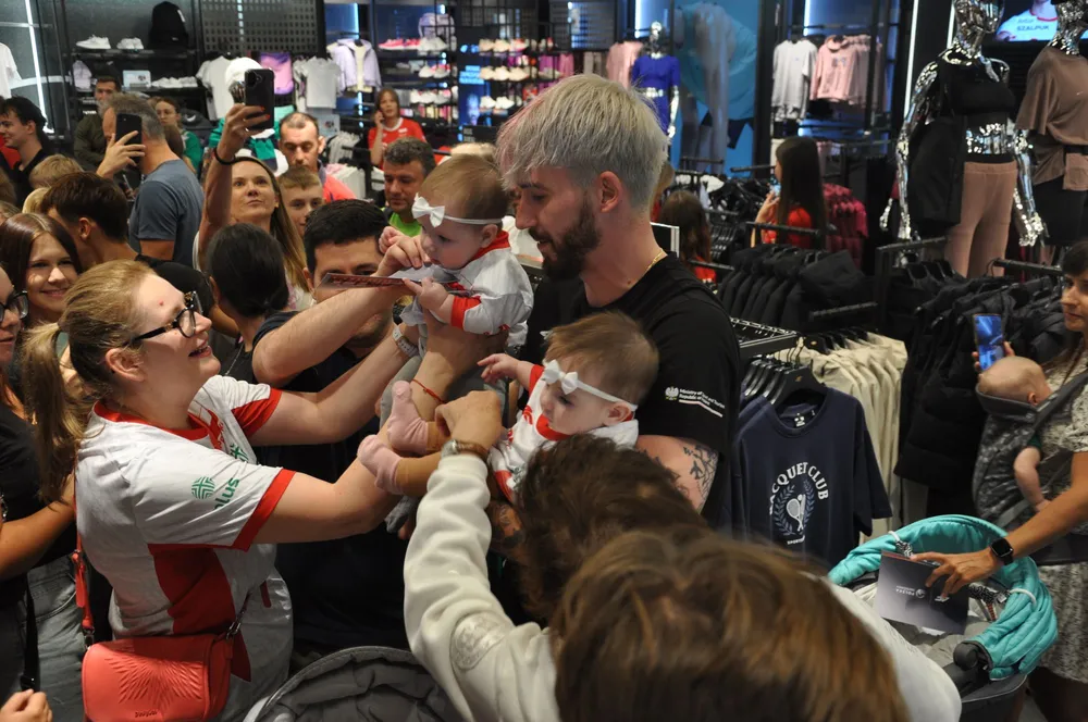 Siatkarska gorączka w Krakowie! Tłumy fanów na spotkaniu z reprezentacją Polski w Bonarce