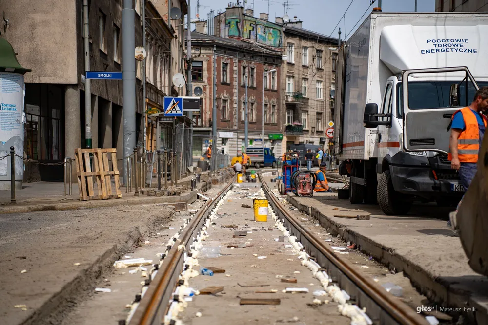 Prace torowe przy kombinacie. Kolejne zmiany w ruchu i objazdy tramwajów pod koniec wakacji