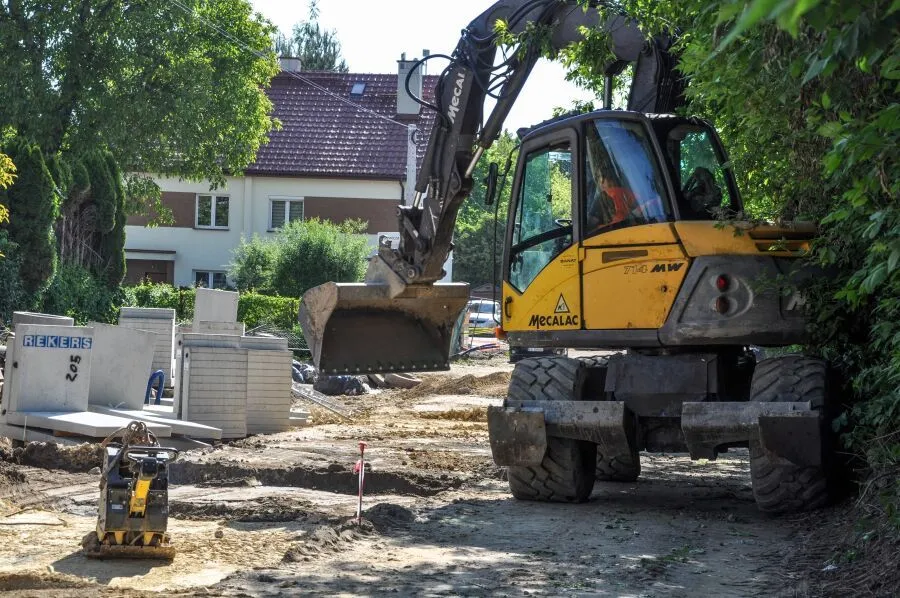 Remont ul. Borkowskiej w Krakowie szybszy niż przewidywano. Kolejny odcinek drogi zamknięty