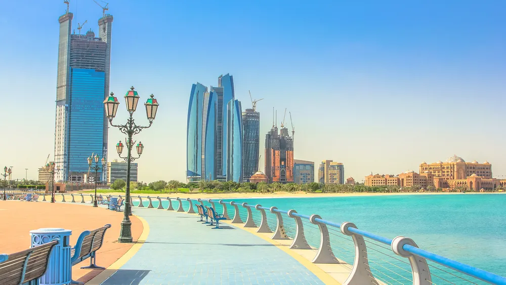 Czy Abu Dhabi jest ciekawsze od Dubaju? Sprawdzamy