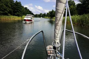 Mazury od strony wody – dlaczego warto wejść na pokład?