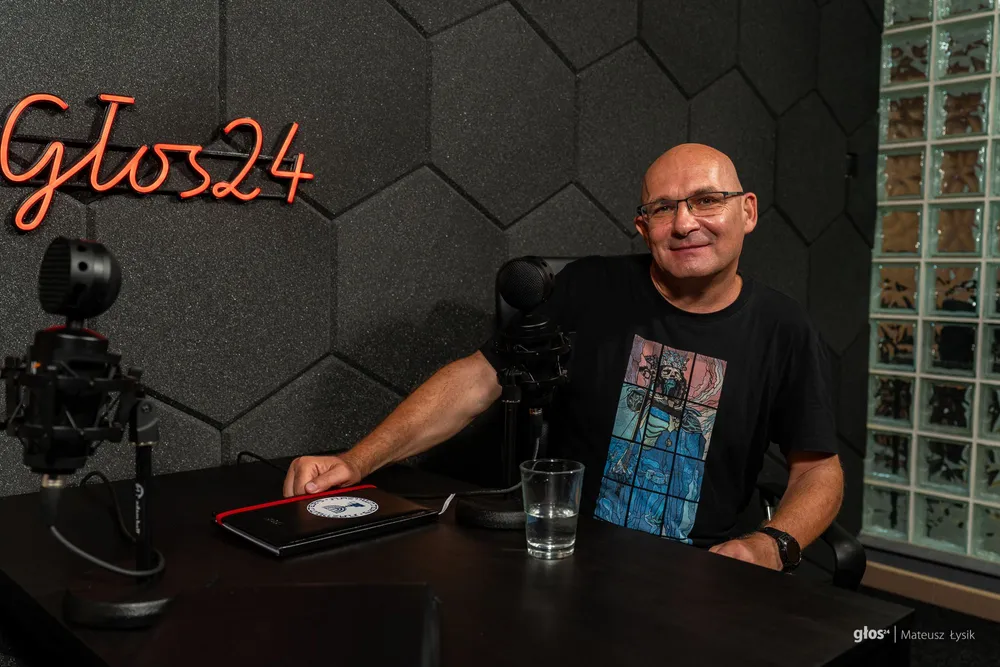 Ponury Polonista: „Politycy powinni odczepić się od szkoły” Czy wakaty w szkole to wina złego systemu?