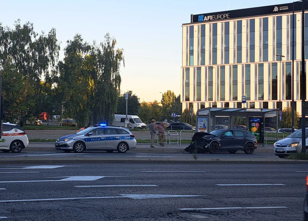 Kraków: stłuczka przy cmentarzu Rakowickim. Krótkie utrudnienia w ruchu