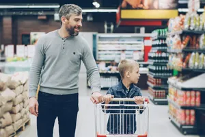 Gdzie można znaleźć gazetki promocyjne największych sklepów? Sprawdzone źródła i triki na zakupy z głową