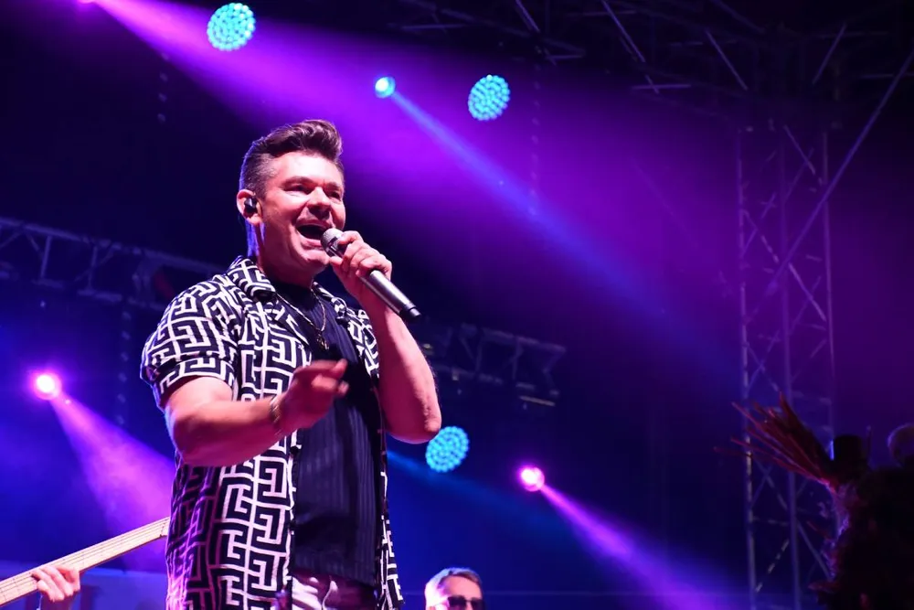 Dożynki Powiatu Miechowskiego w Racławicach. Gwiazdą wieczoru był Zenon Martyniuk