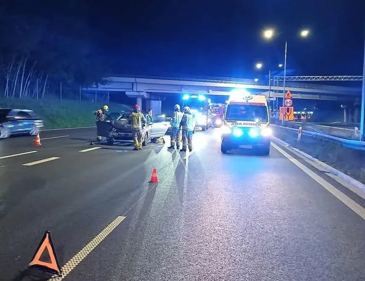 Wypadek na A4 w kierunku Krakowa. Poszkodowana kobieta w ciąży