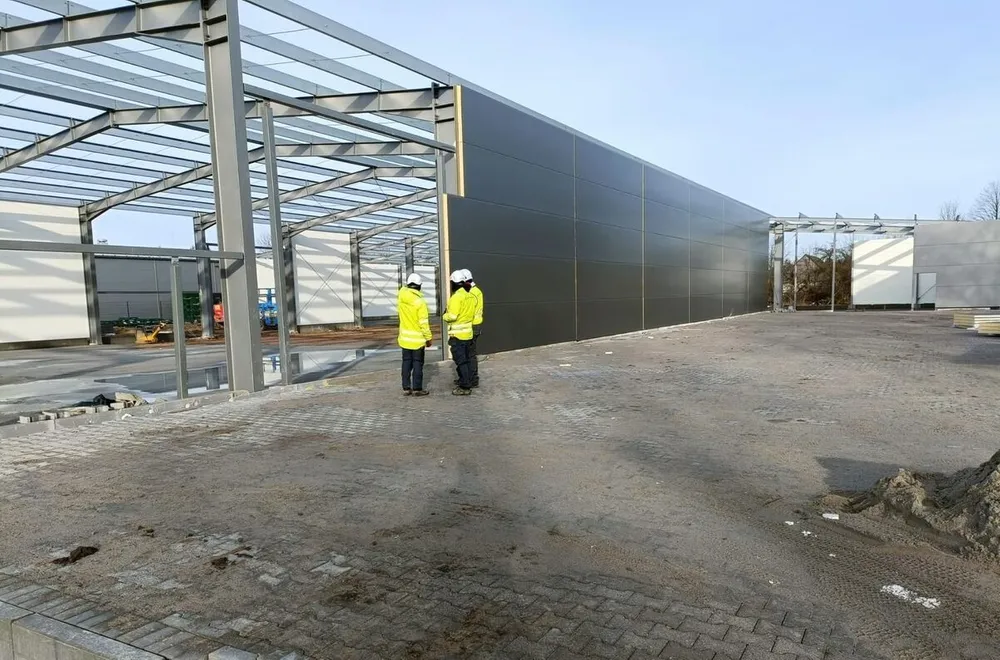 Budowa hali stalowej krok po kroku – od projektu po realizację