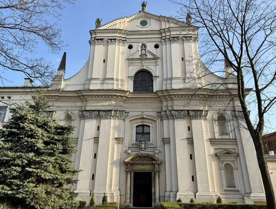 Gdzie się podział krzyż z wieży kościoła na Wesołej? "Uspokajamy"