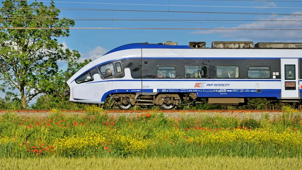 Reksio bliżej Smoka Wawelskiego. Nowe pociągi skróciły czas z Bielska-Białej do Krakowa do 74 minut