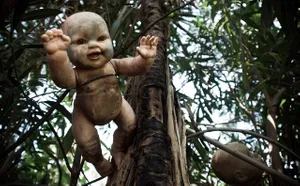 To jedno z najbardziej przerażających miejsc na świecie. Ludzie wierzyli, że zabiły go lalki