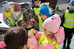 Tarnów rozbłysł. „Odblaskowy łańcuch” wokół Ratusza