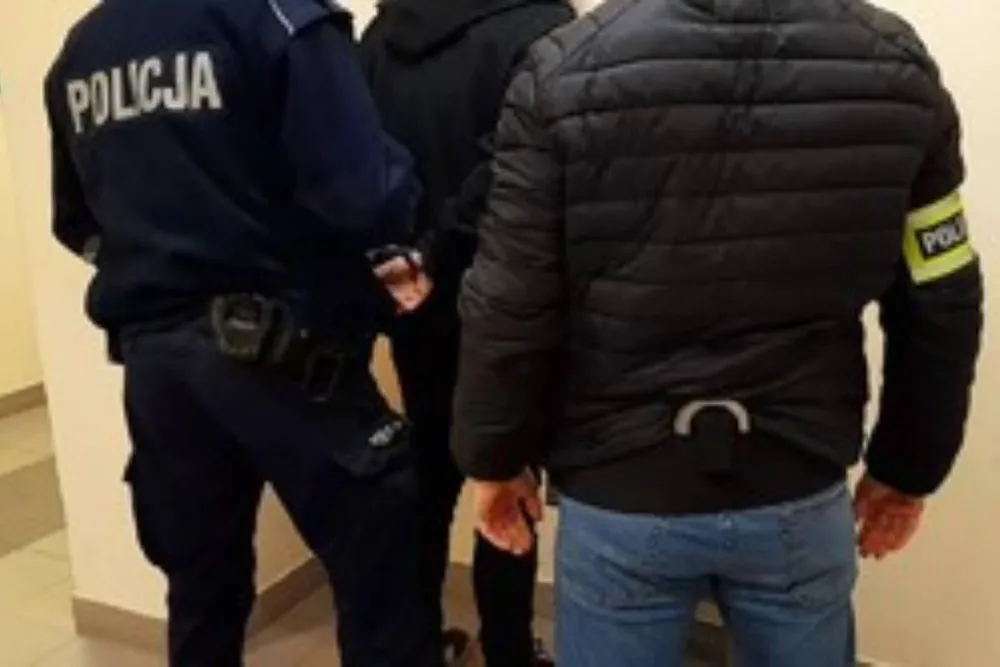 Przez lata znęcał się nad żoną. Zatrzymanie 27-latka w Brzeszczach