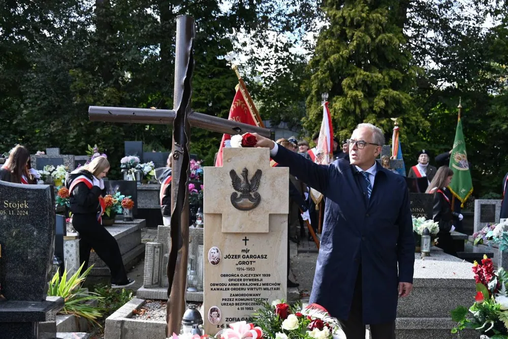 Uroczyste odsłonięcie pomnika pod Skałą. Upamiętnienie Józefa Gargasza „Grota”