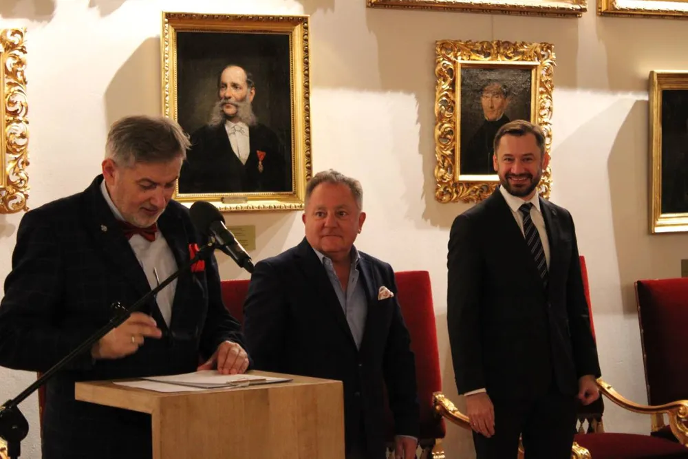 Restauratorzy odebrali dyplomy z rąk Aleksandra Miszalskiego i Roberta Makłowicza