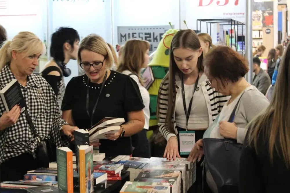 Za nami początek Targów Książki w Krakowie. Tłumy czytelników w Hali Expo! [ZDJĘCIA]