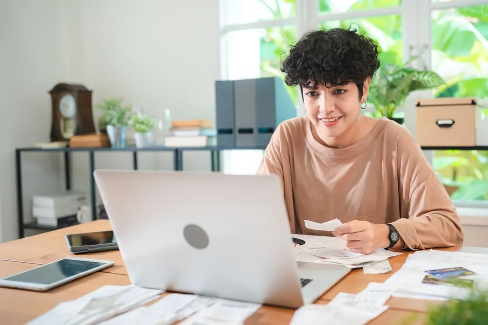Praca zdalna czy biuro – co bardziej opłaca się przedsiębiorcom?