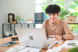 Praca zdalna czy biuro – co bardziej opłaca się przedsiębiorcom?