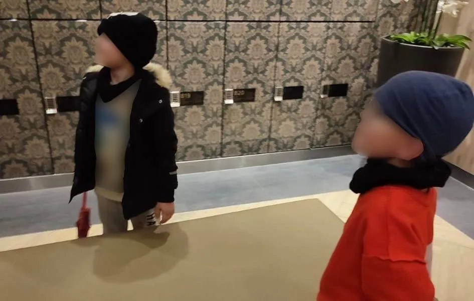 Dwóch 6-latków na gigancie. 140 mundurowych szukało… amatorów wycieczki do galerii