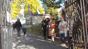 Z puszkami na wielickim cmentarzu. Rusza XX kwesta na ratowanie zabytkowych nagrobków