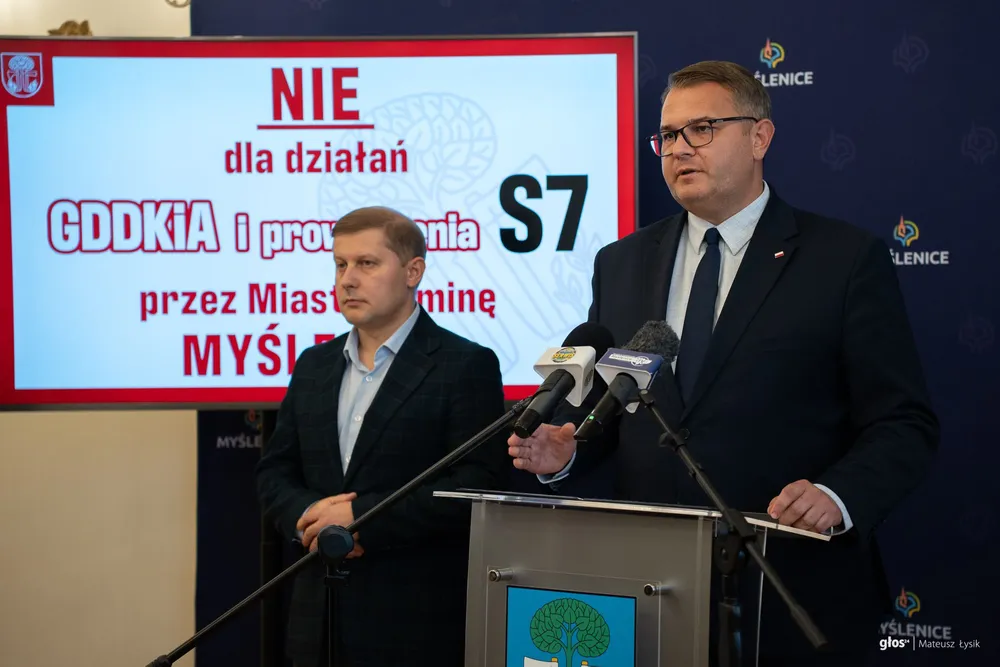 Jarosław Szlachetka o wariantach S7: będziemy domagać się wstrzymania dalszych prac i konsultacji. Burmistrz postawił warunek