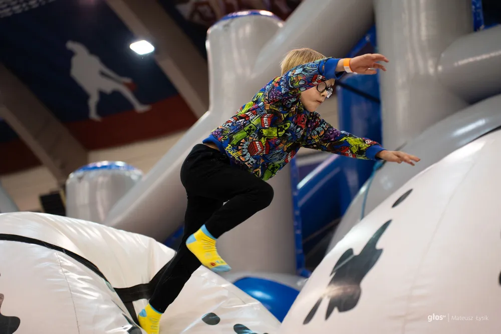 Niedziela pełna uśmiechów i dobrej zabawy. Festiwal Dmuchańców przyciągnął tłumy w Krakowie [WIDEO]