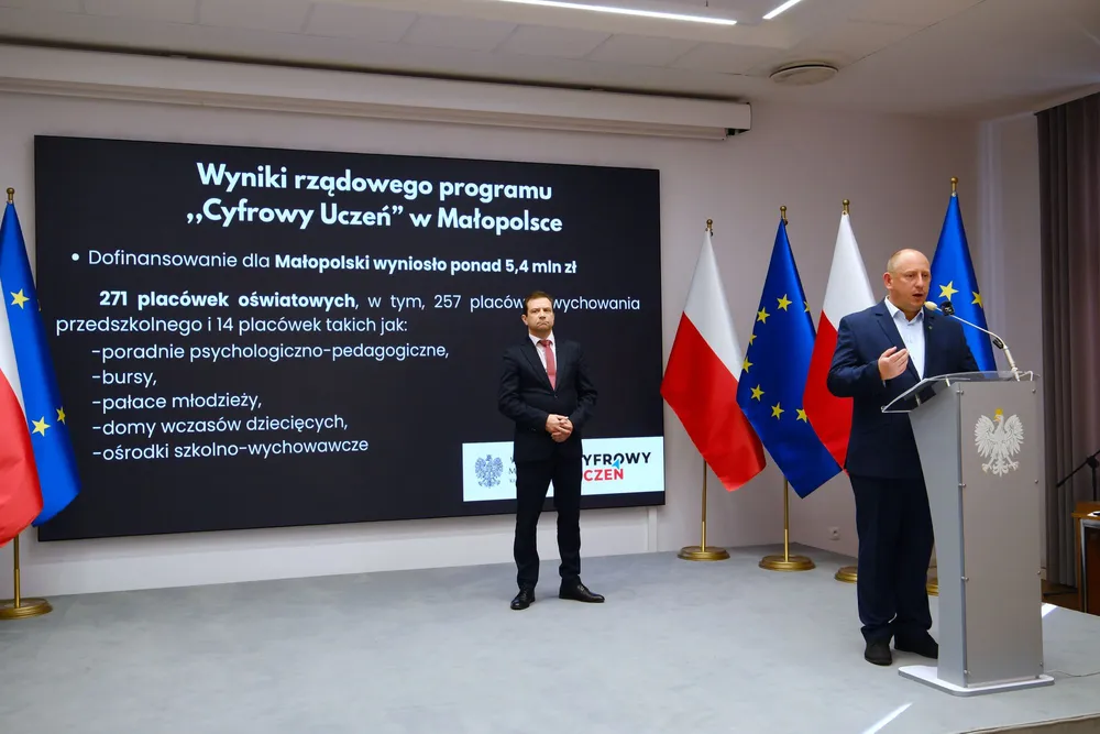 5,4 mln zł na „Cyfrowego Ucznia” w Małopolsce. Sprzęt, oprogramowanie i internet w 271 placówkach