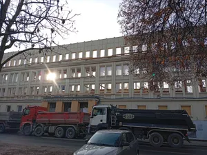 "Architektoniczny oksymoron przy Błoniach." Hotel De Niro dzieli Salwator