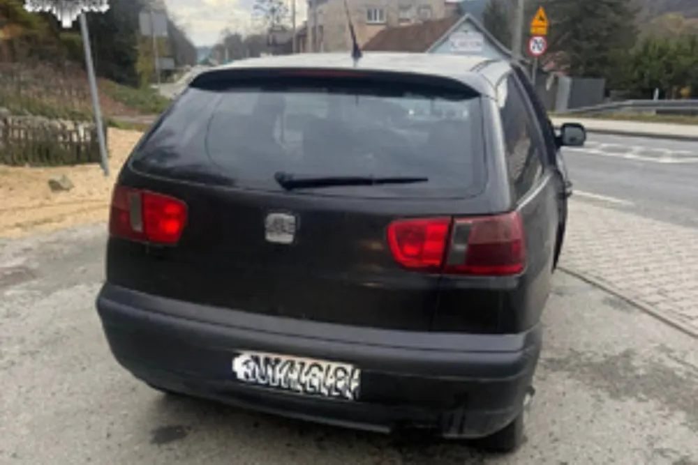 Wpadli z narkotykami, bo... zasnęli w aucie. Absurdalna historia z Suchej Beskidzkiej