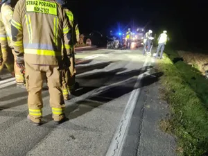 Wypadek na DK-79 w Morsku. Trzy osoby zakleszczone, droga była całkowicie zablokowana