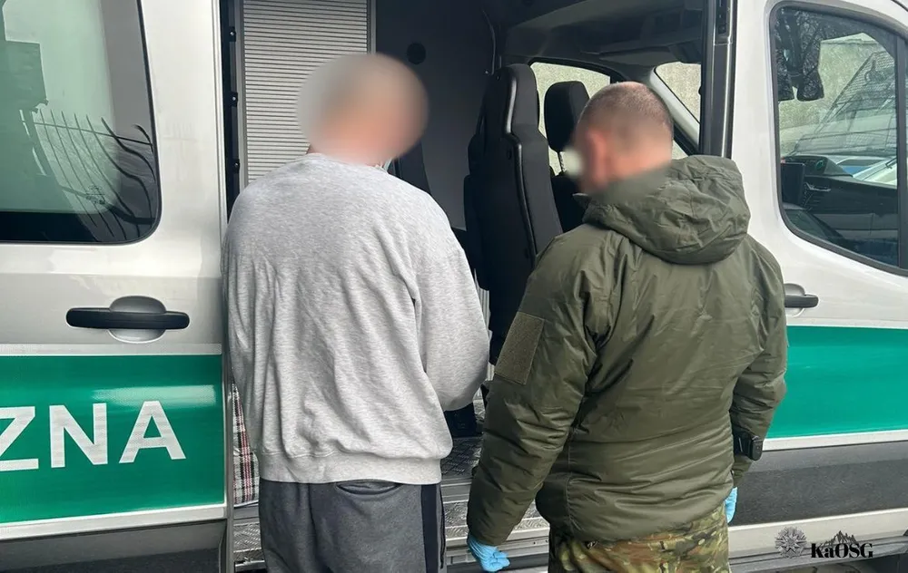 Groźny przestępca zatrzymany na lotnisku w Krakowie. Nie tak wyobrażał sobie powrót do Polski